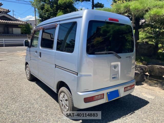 Daihatsu HIJET CARGO 2015-08 8354618-5