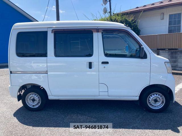 Daihatsu HIJET CARGO 2017-05 8354617-8