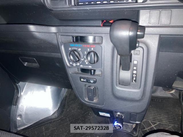 Daihatsu HIJET CARGO 2020-06 8366204-13