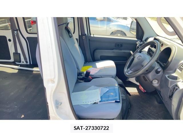 Daihatsu HIJET CARGO 2017-04 8366207-9