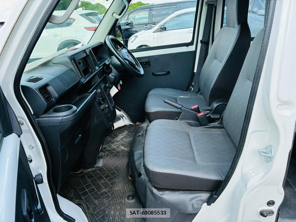 Daihatsu HIJET CARGO 2020-06 8322668-10
