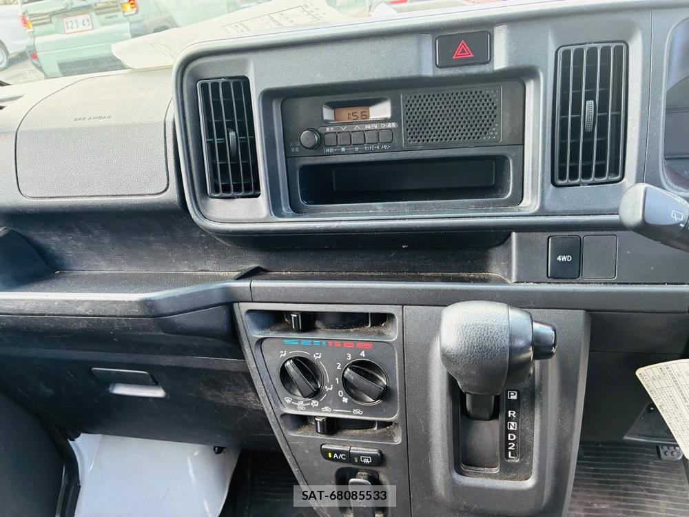 Daihatsu HIJET CARGO 2020-06 8322668-17