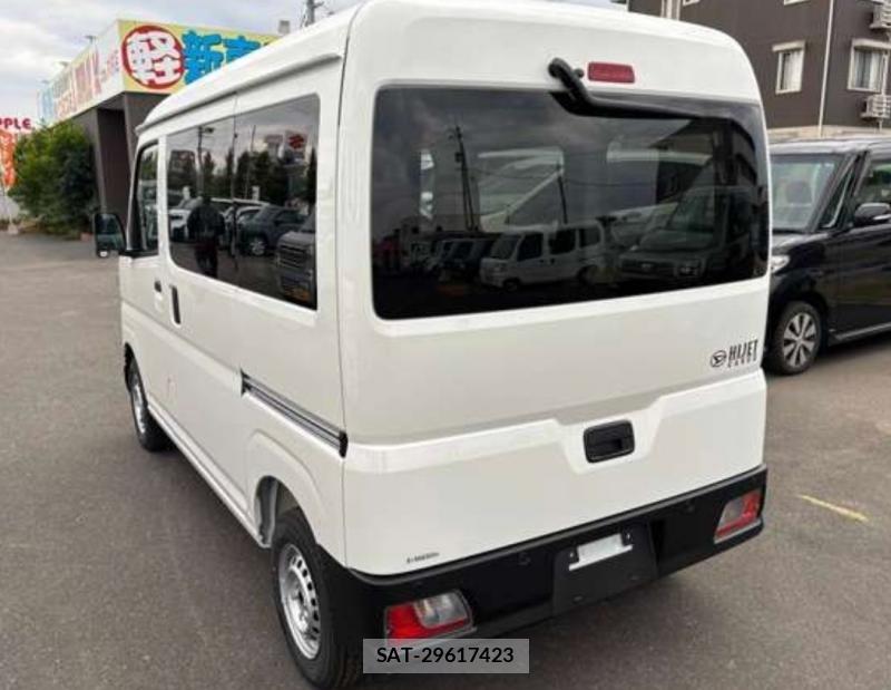 Daihatsu HIJET CARGO 2025-10 8490123-4