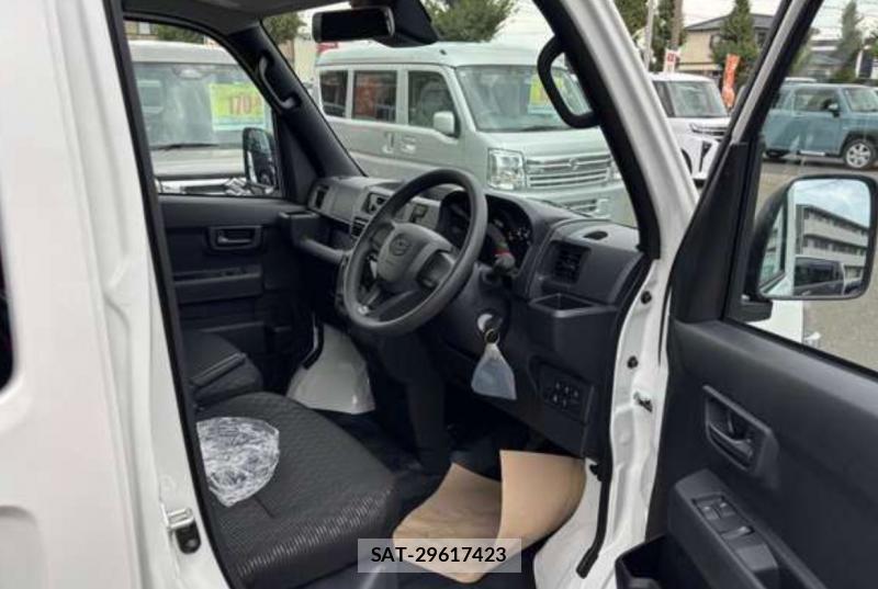 Daihatsu HIJET CARGO 2025-10 8490123-7