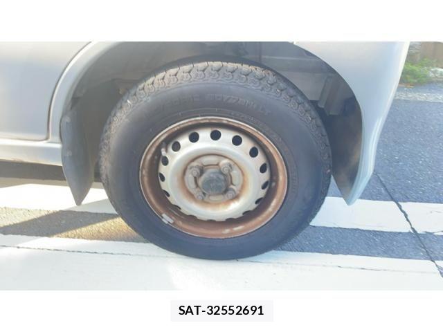 Daihatsu HIJET CARGO 2010-07 8562118-17