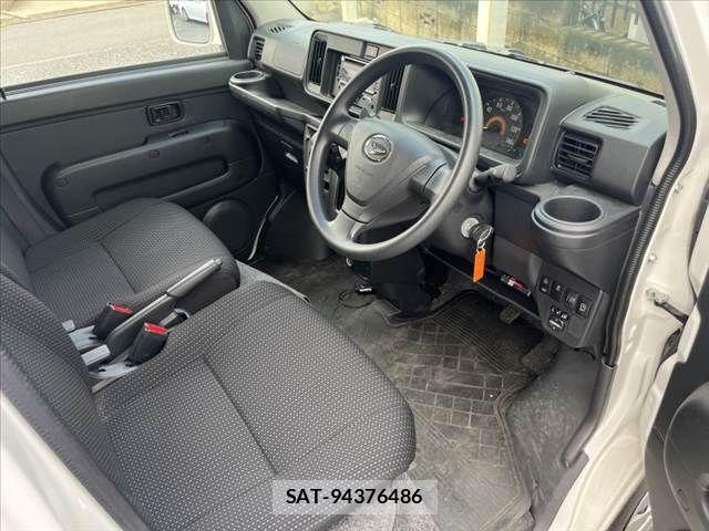 Daihatsu HIJET CARGO 2021-07 8562112-11