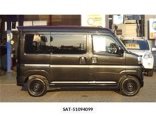 Daihatsu HIJET CARGO 2022-04 8562113-2