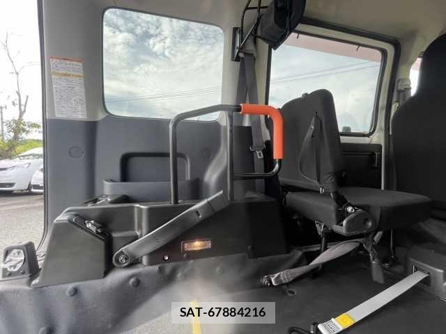 Daihatsu HIJET CARGO 2018-04 8627038-4
