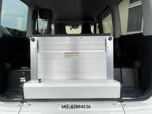 Daihatsu HIJET CARGO 2018-04 8627038-7