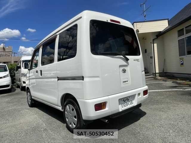 Daihatsu HIJET CARGO 2017-08 8627039-12