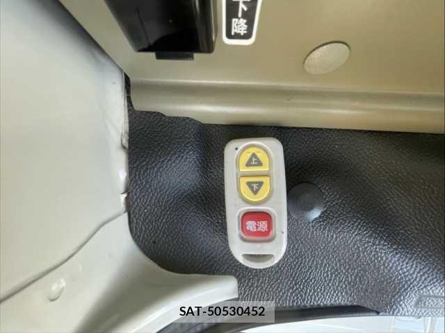 Daihatsu HIJET CARGO 2017-08 8627039-8