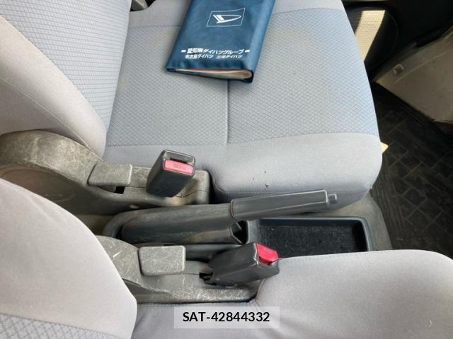 Daihatsu HIJET CARGO 2006-07 8627050-16