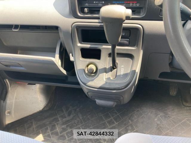 Daihatsu HIJET CARGO 2006-07 8627050-17