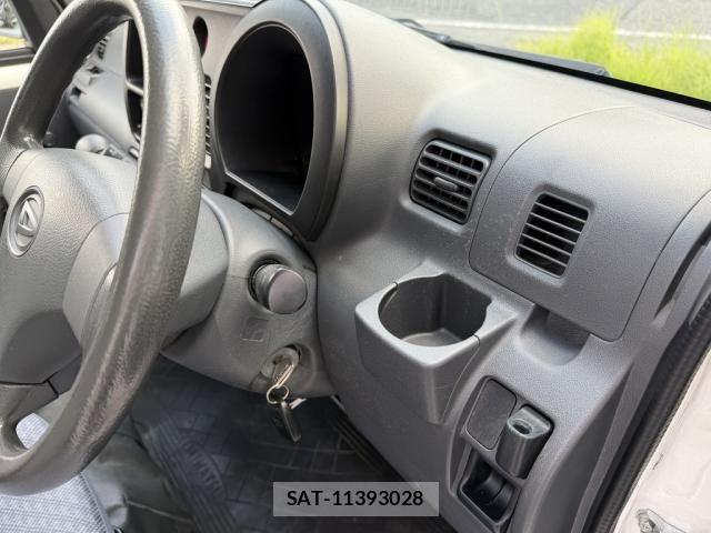 Daihatsu HIJET CARGO 2017-05 8627046-22