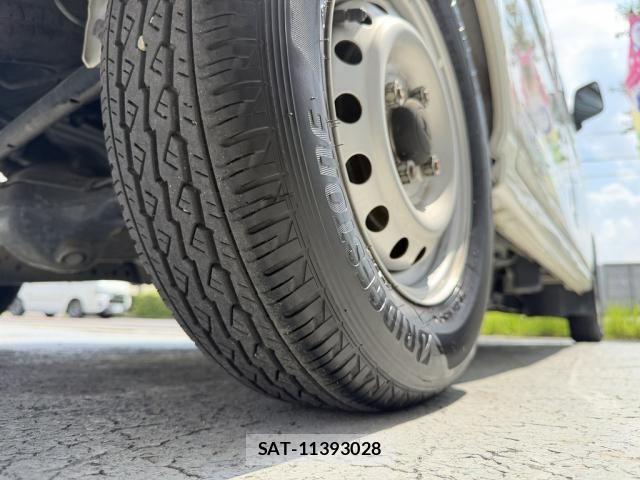 Daihatsu HIJET CARGO 2017-05 8627046-8