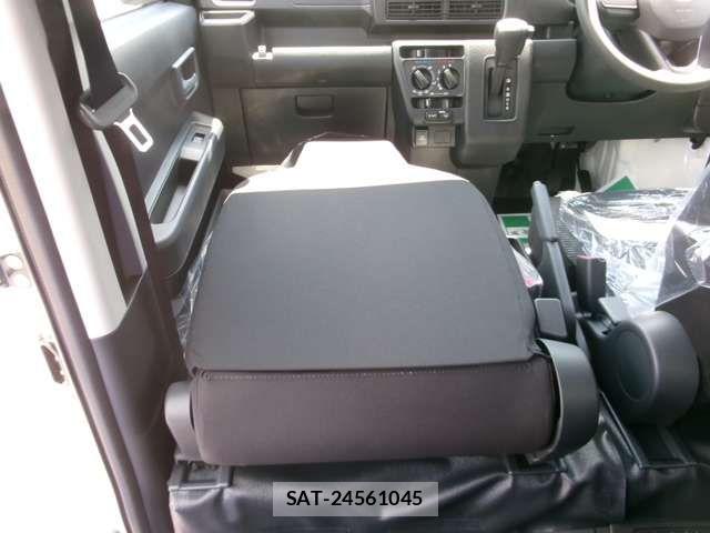 Daihatsu HIJET CARGO 2025-12 8666246-12
