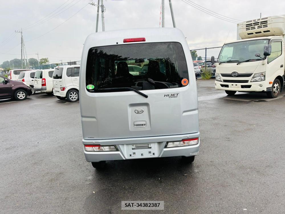 Daihatsu HIJET CARGO 2020-09 8590876-3