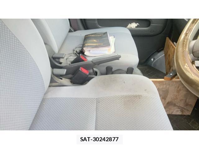 Daihatsu HIJET CARGO 2014-02 8742617-12