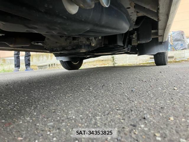 Daihatsu HIJET CARGO 2016-11 8742627-12