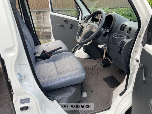 Daihatsu HIJET CARGO 2017-09 8742613-14