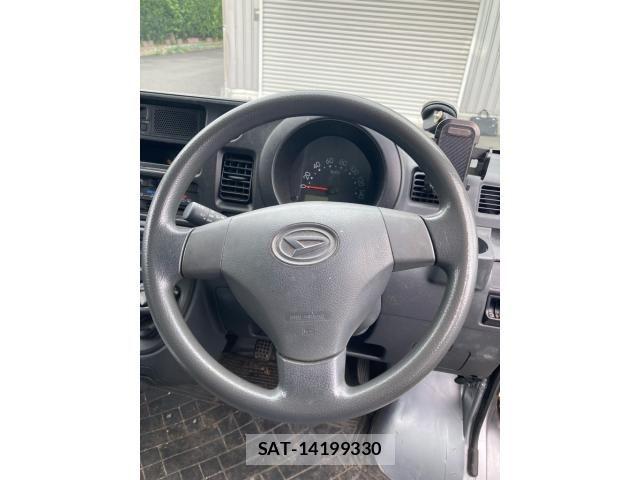 Daihatsu HIJET CARGO 2017-08 8780503-9