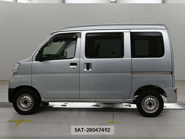 Daihatsu HIJET CARGO 2021-07 8828200-1