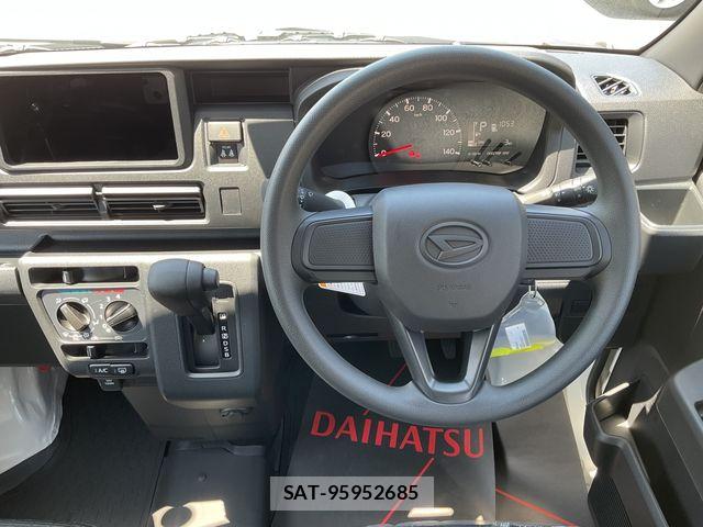 Daihatsu HIJET CARGO 2026-09 8829335-9