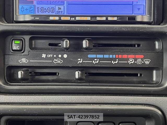 Daihatsu HIJET CARGO 2015-07 8829344-6