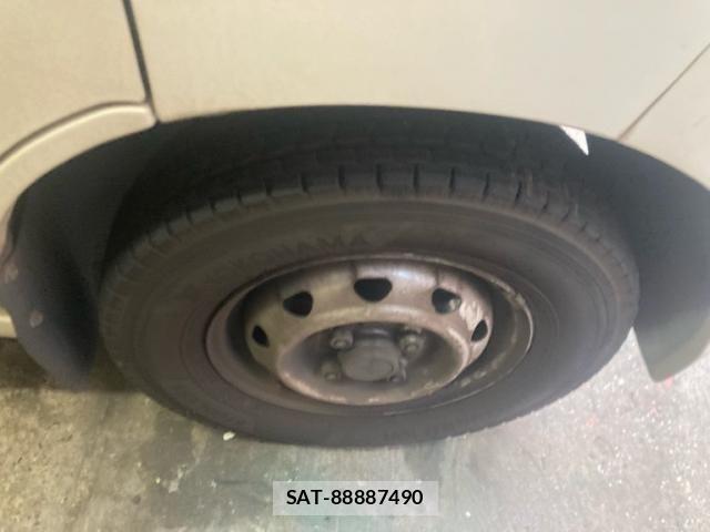 Daihatsu HIJET CARGO 2014-08 8871144-4