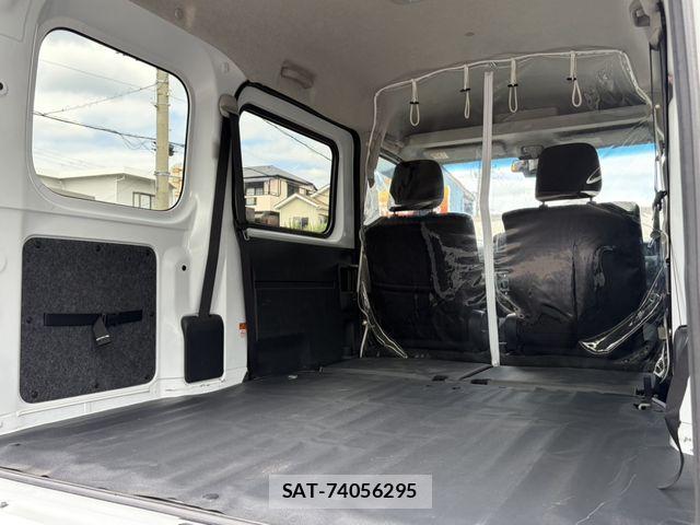 Daihatsu HIJET CARGO 2025-12 8880025-28