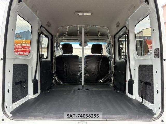 Daihatsu HIJET CARGO 2025-12 8880025-29