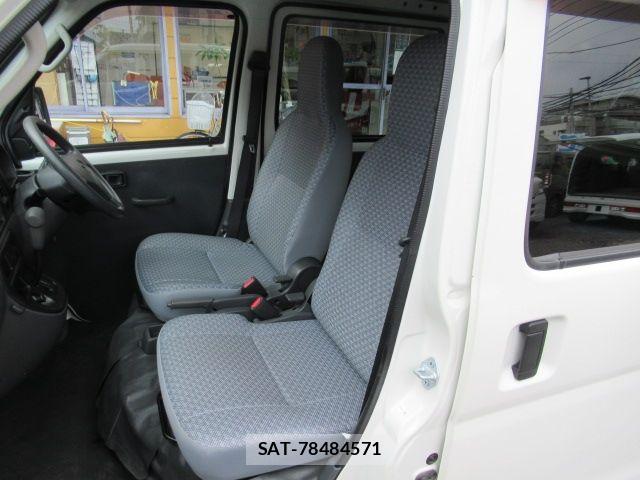 Daihatsu HIJET CARGO 2017-07 8880031-12