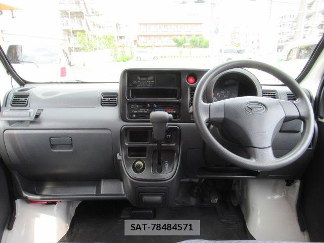 Daihatsu HIJET CARGO 2017-07 8880031-1
