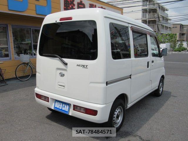 Daihatsu HIJET CARGO 2017-07 8880031-2
