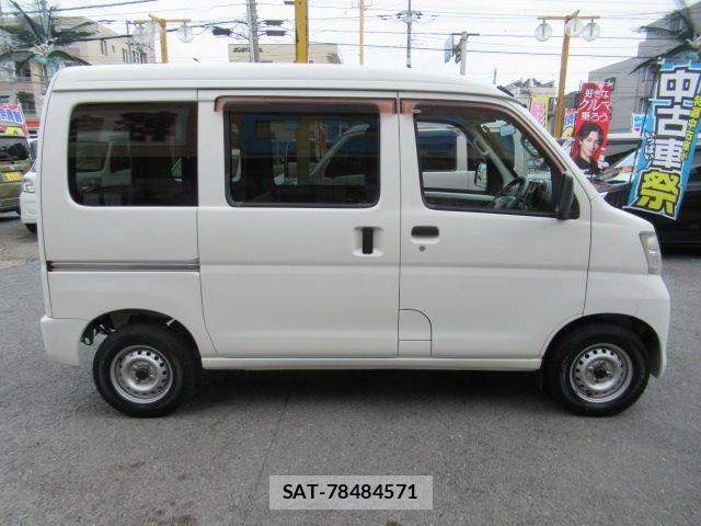 Daihatsu HIJET CARGO 2017-07 8880031-3
