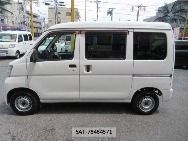 Daihatsu HIJET CARGO 2017-07 8880031-4