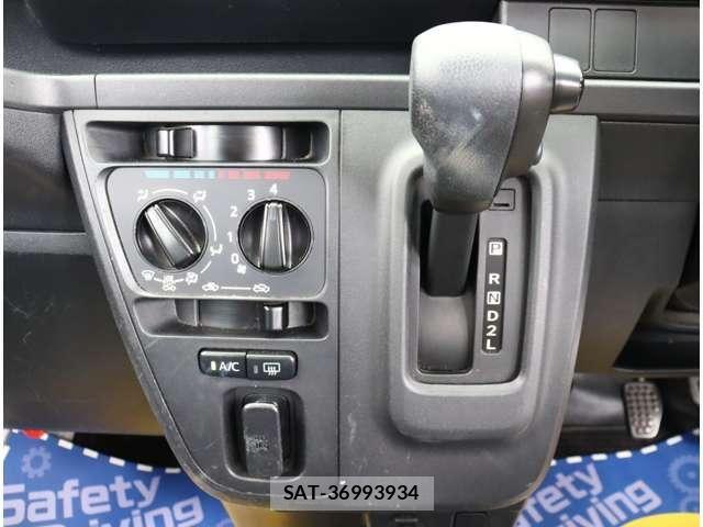Daihatsu HIJET CARGO 2019-06 8880030-21