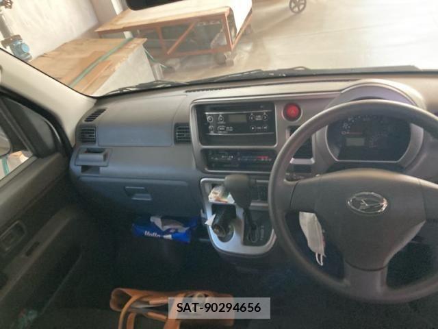 Daihatsu HIJET CARGO 2017-09 8880027-18