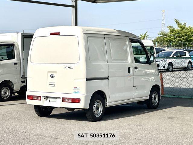 Daihatsu HIJET CARGO 2017-07 1040518-12