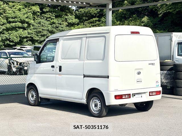 Daihatsu HIJET CARGO 2017-07 1040518-13
