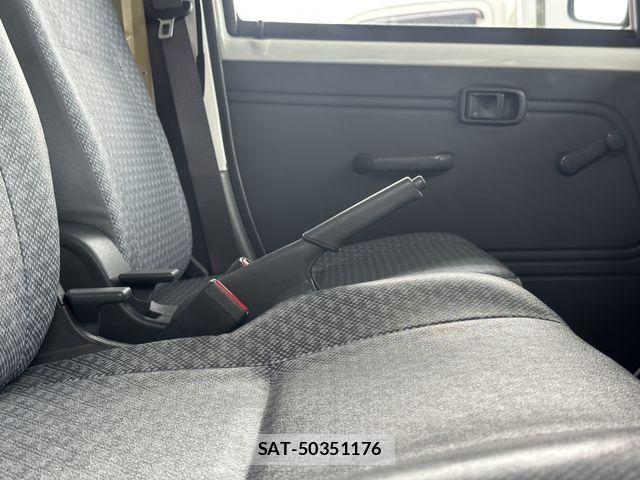 Daihatsu HIJET CARGO 2017-07 1040518-27