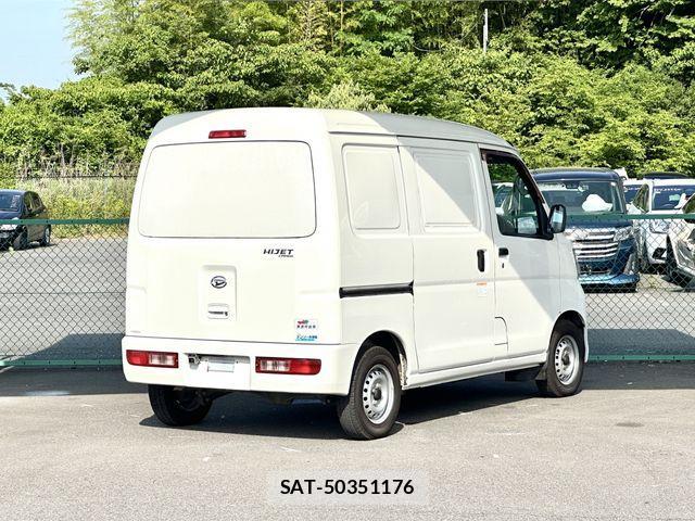 Daihatsu HIJET CARGO 2017-07 1040518-2