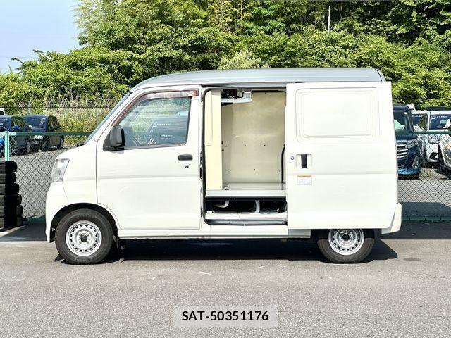 Daihatsu HIJET CARGO 2017-07 1040518-8