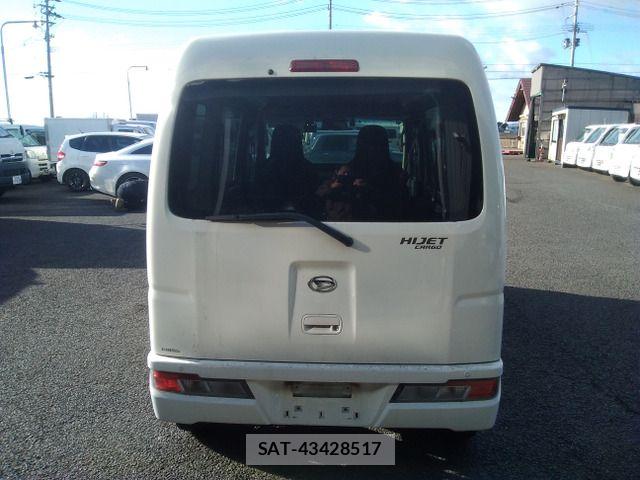 Daihatsu HIJET CARGO 2018-11 4945354-5