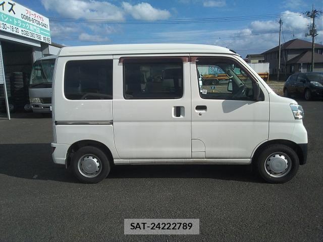 Daihatsu HIJET CARGO 2018-02 4945356-3