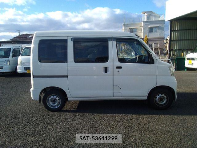 Daihatsu HIJET CARGO 2017-12 4945360-3