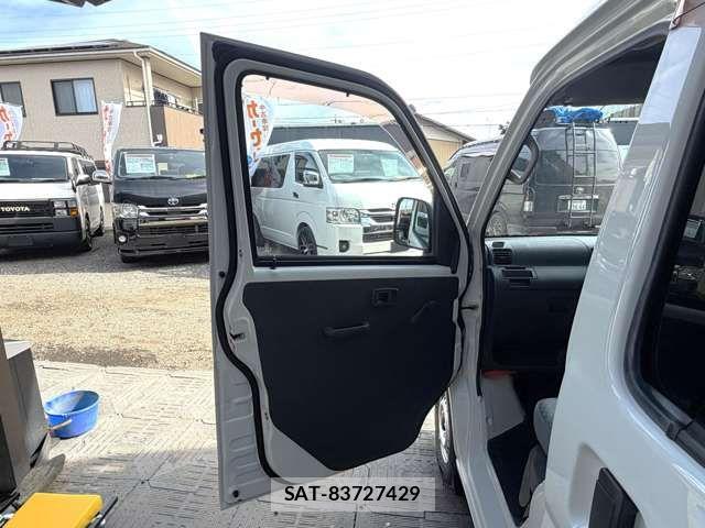 Daihatsu HIJET CARGO 2010-05 5869102-11