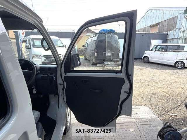 Daihatsu HIJET CARGO 2010-05 5869102-12