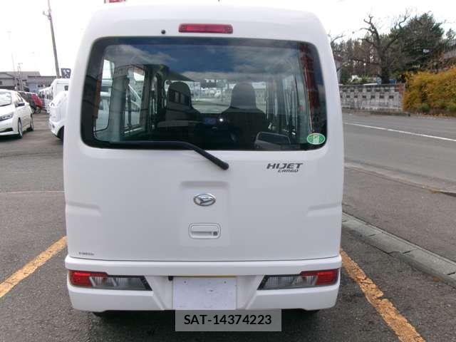 Daihatsu HIJET CARGO 2020-11 6304453-5