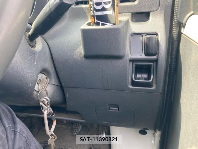 Daihatsu HIJET CARGO 2012-06 7058818-21